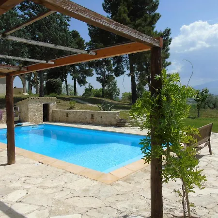 Glamping Abruzzo - The Pool House Chalet Catignano