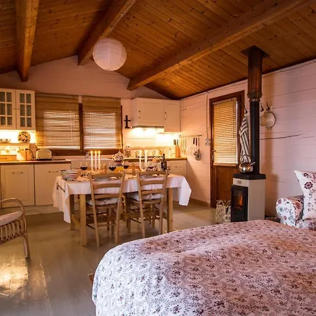 Glamping Abruzzo - The Pool House Chalet *