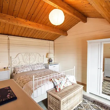 Chalet Glamping Abruzzo - The Pool House *